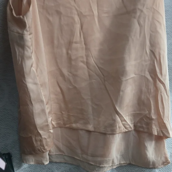 H&M Peach V-Neck Chiffon Top - Picture 9 of 9